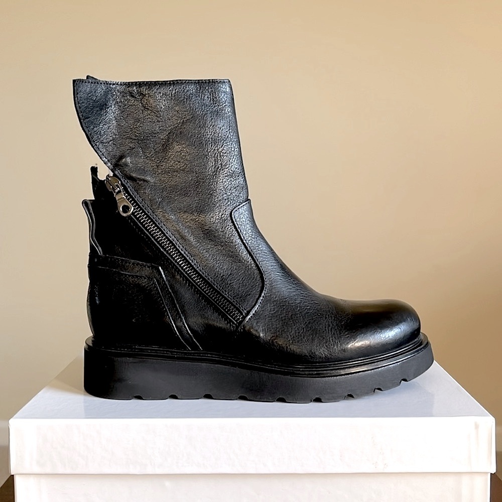 NWT - Black Leather Boots by 1725.a - MSRP ~$625 - 38 IT / runs large 8.5